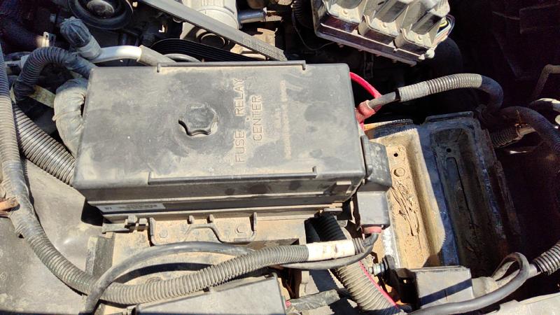 1999 Buick Park Avenue (80&up) Engine Fuse Box
