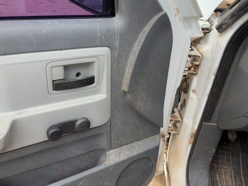 2005-2007 Dodge Dakota (mid-size) Front Door Trim Panel LH