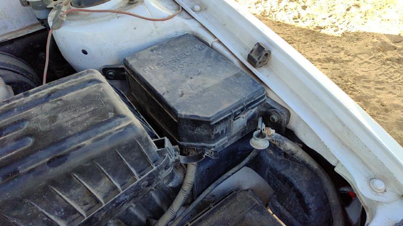 2001-2003 Hyundai Elantra Engine Fuse Box