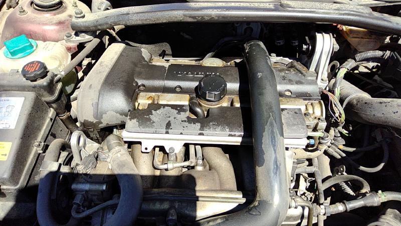 2000-2004 Volvo 70 Series Cylinder Head