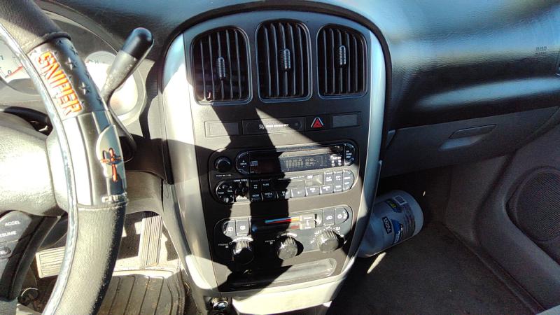 2005-2007 Chrysler Town & Country Dash Panel