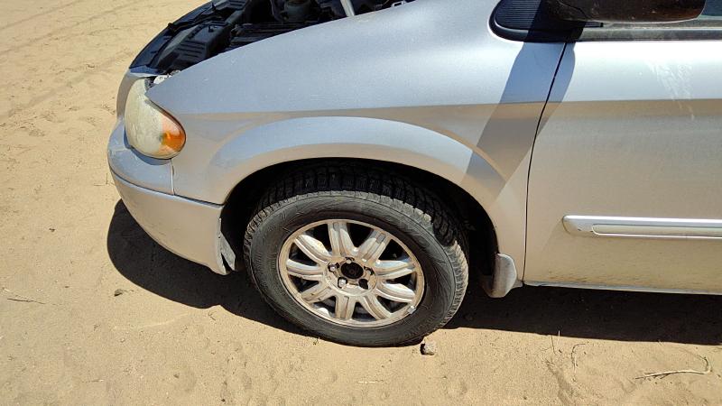 2001-2007 Chrysler Town & Country Fender LH