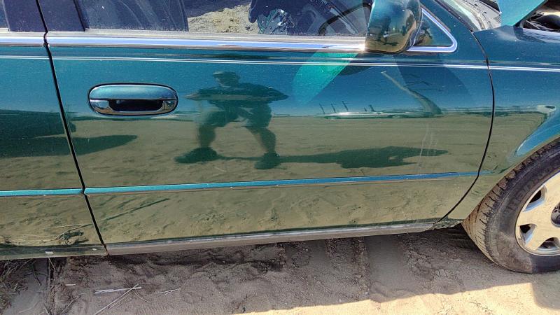 1998-2004 Cadillac Seville Front Door RH