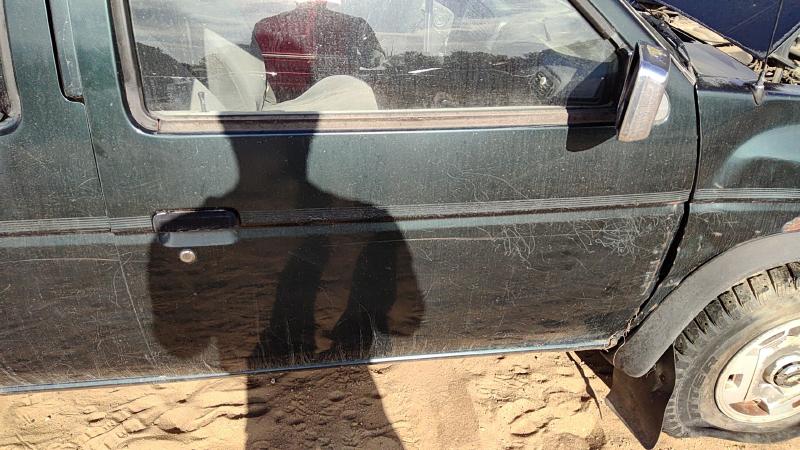 1986-1995 Nissan Pathfinder Front Door RH