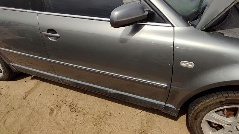 2001-2005 (discontinued) Passat Front Door RH