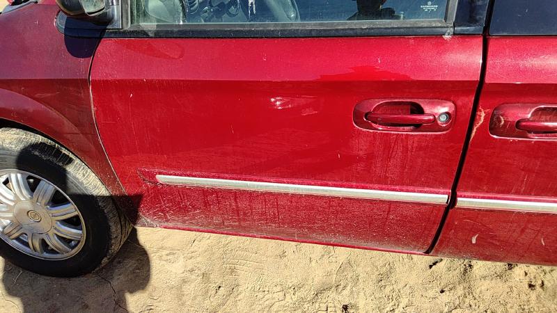 2004-2007 Chrysler Town & Country Front Door LH