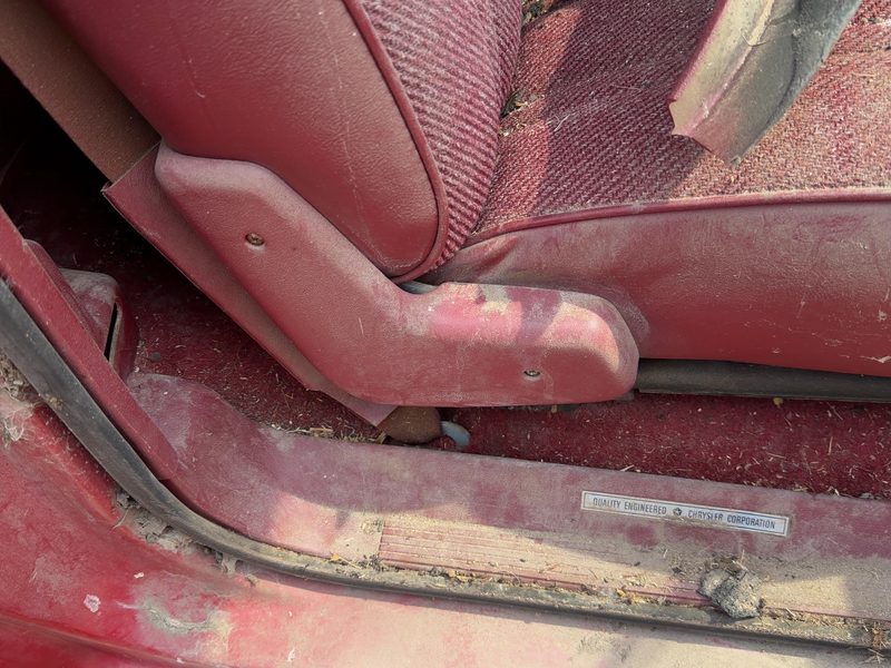 1991 Dodge Dakota (mid-size) Seat Track RH