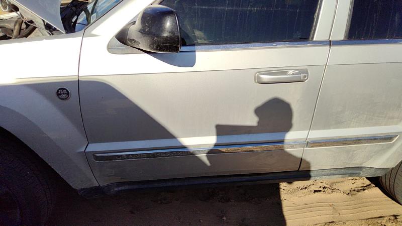 2008-2010 Jeep Grand Cherokee Front Door LH