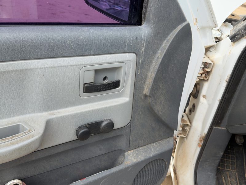 2005-2007 Dodge Dakota (mid-size) Front Door Trim Panel LH