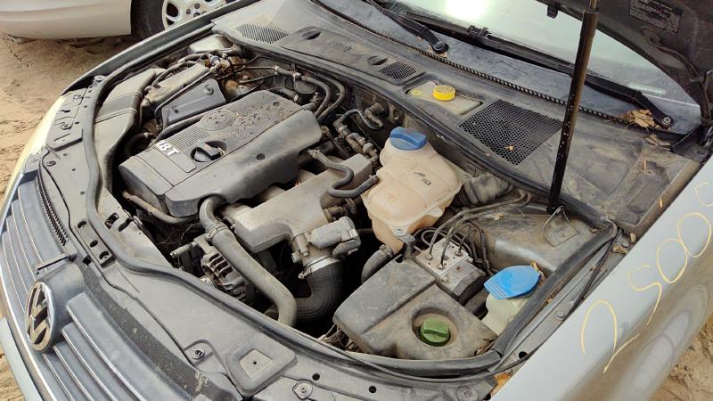 2000-2005 (discontinued) Passat Engine Fuse Box