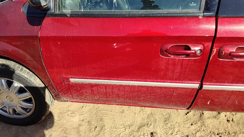 2004-2007 Chrysler Town & Country Front Door LH