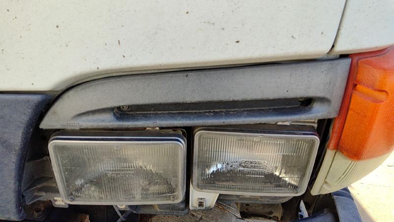 1996 Isuzu Truck (big Truck) Headlight Door LH