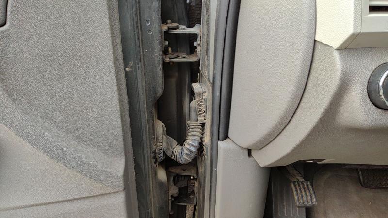 2010 Chevrolet Traverse Front Door Hinge LH