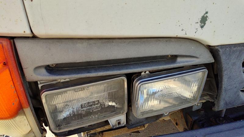 1996 Isuzu Truck (big Truck) Headlight Door RH
