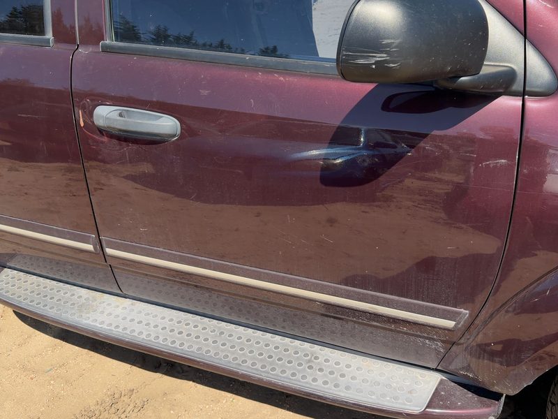 2004-2009 Dodge Durango Front Door RH