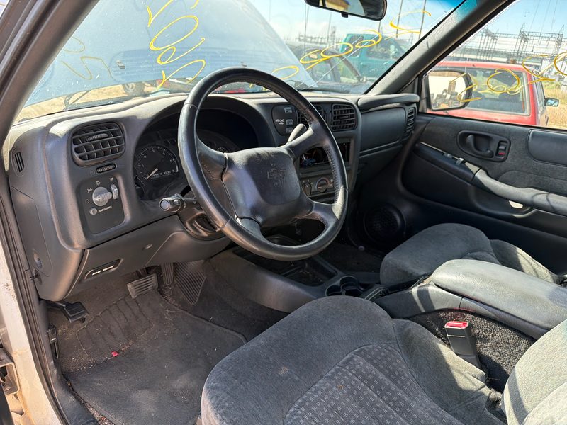 1994-2005 Blazer S10/jimmy S15 Front Door Regulator RH