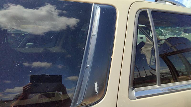 1998 Lincoln Navigator Quarter Panel Moulding RH