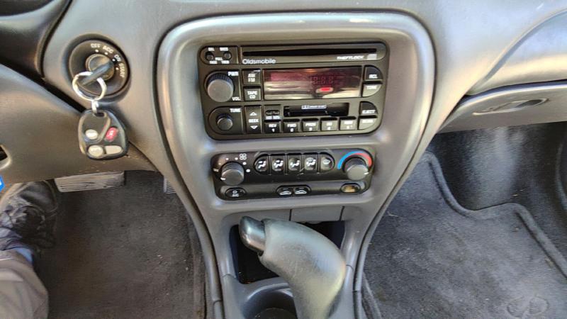 1998-2001 Oldsmobile Intrigue Dash Panel