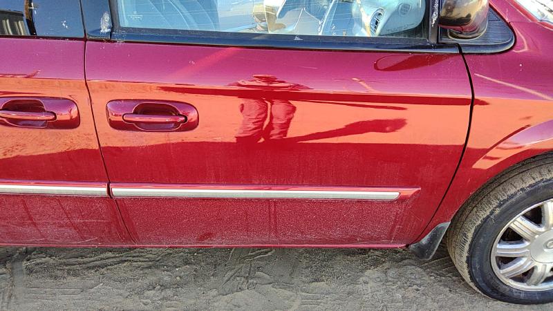 2004-2007 Chrysler Town & Country Front Door RH