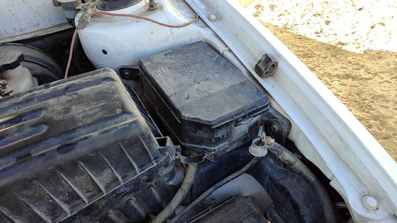 2001-2003 Hyundai Elantra Engine Fuse Box