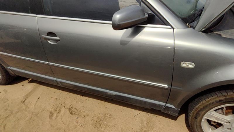 2001-2005 (discontinued) Passat Front Door RH