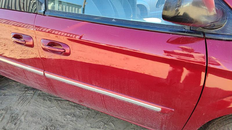 2004-2007 Chrysler Town & Country Front Door RH