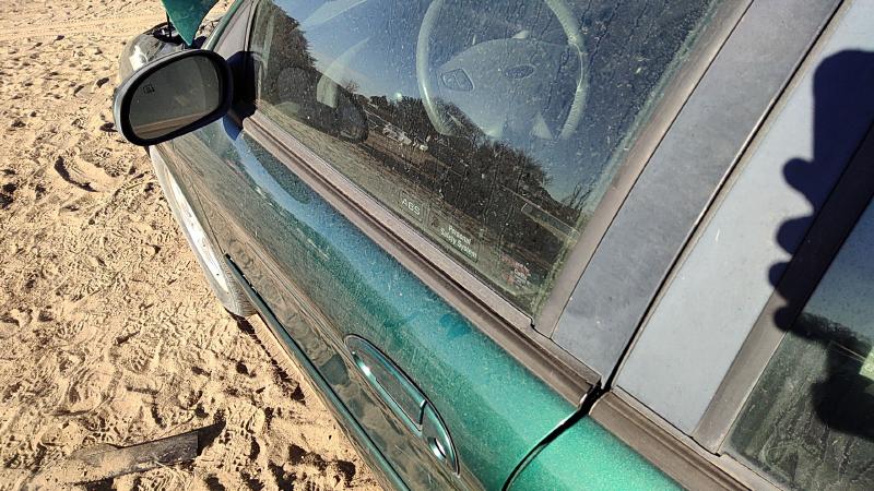 2000-2007 Ford Taurus(see Also Taurus X) Front Door LH