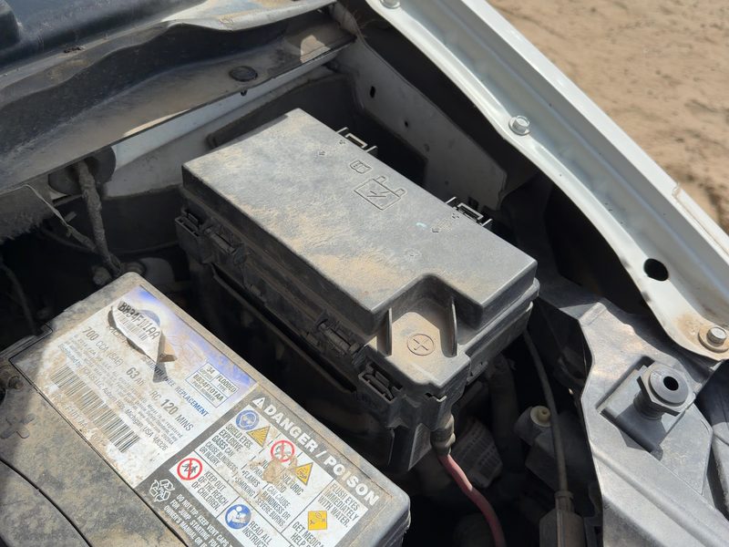 2010 Chrysler Town & Country Engine Fuse Box