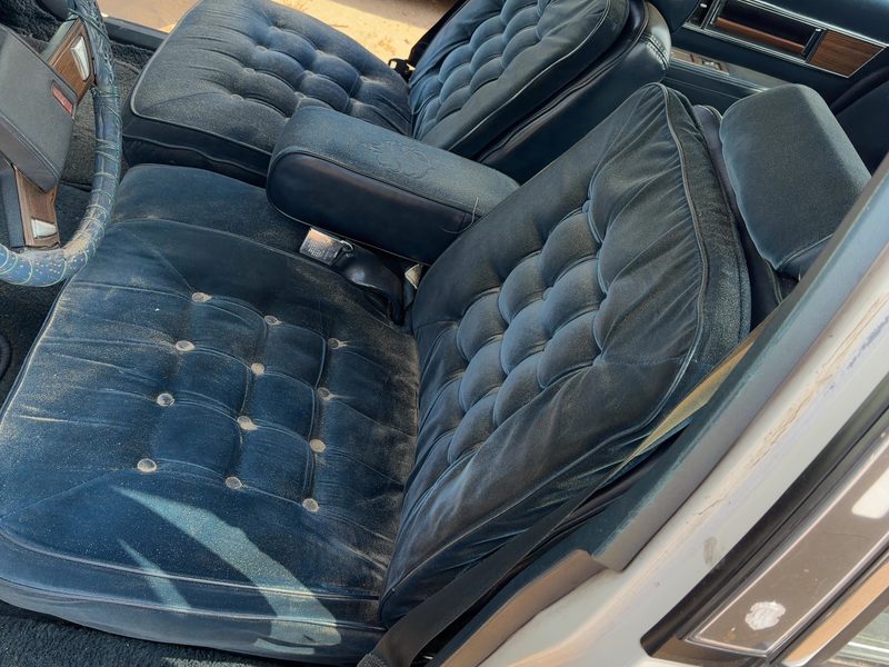 1986 Oldsmobile Ninety-eight (80 & Up) Front Seat