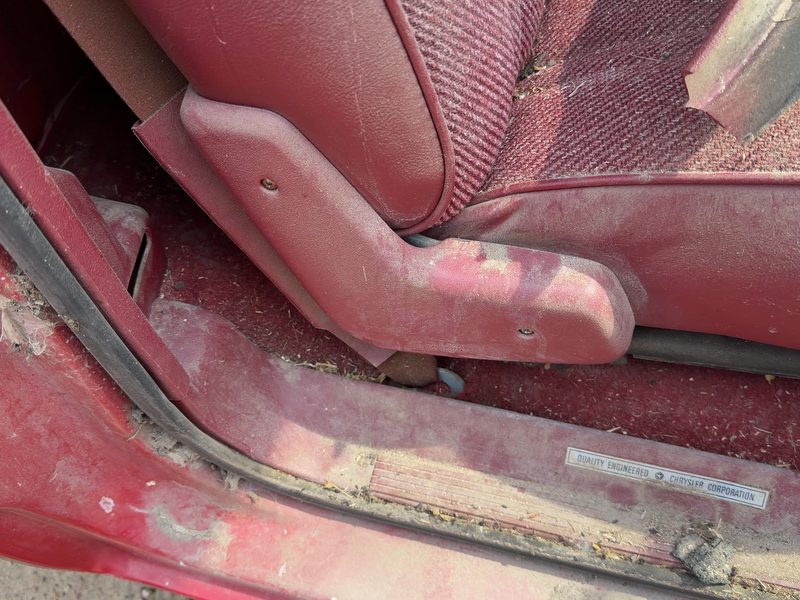1991 Dodge Dakota (mid-size) Seat Track RH