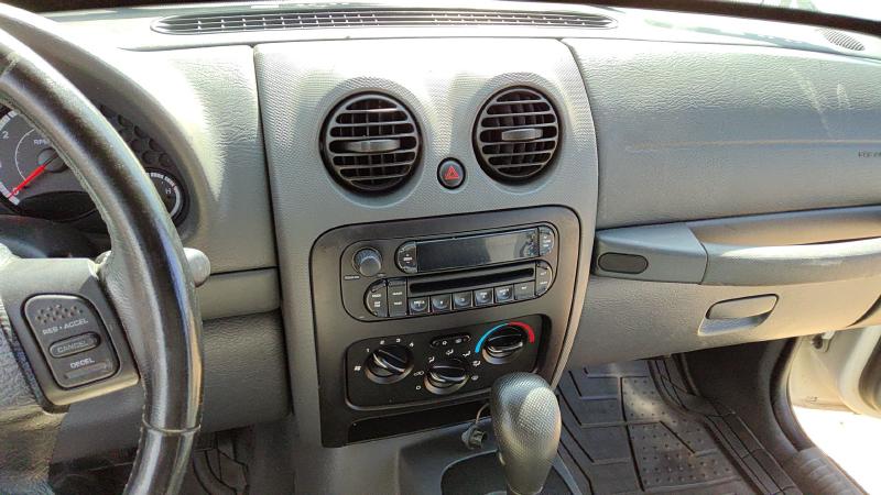 2005-2007 Jeep Liberty Dash Panel