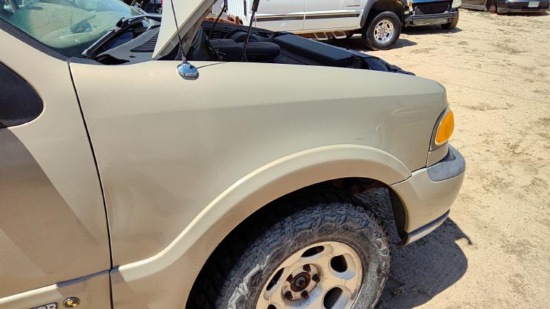 1998-2003 Lincoln Navigator Fender RH