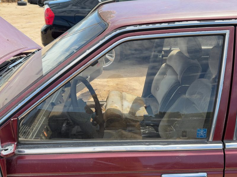 1985-1988 Nissan Maxima Front Door Glass/Window LH