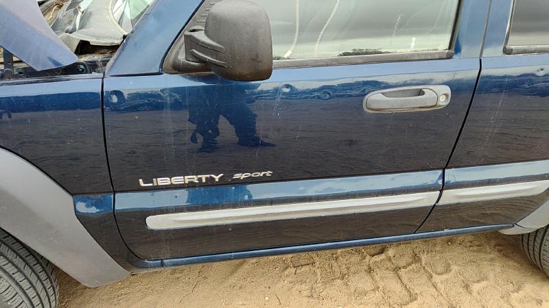 2002-2007 Jeep Liberty Front Door LH