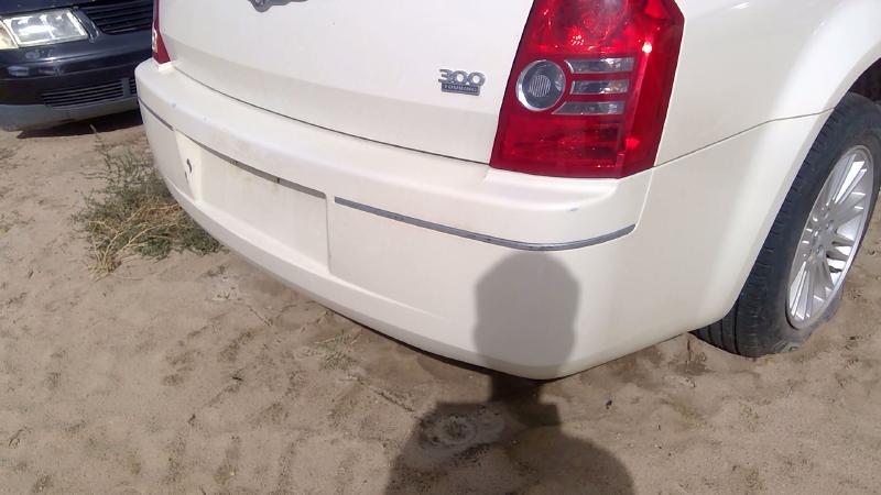 2005-2010 Chrysler 300 Rear Bumper Assembly