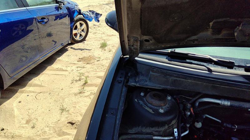 2005-2010 Pontiac G6 Hood Hinge RH