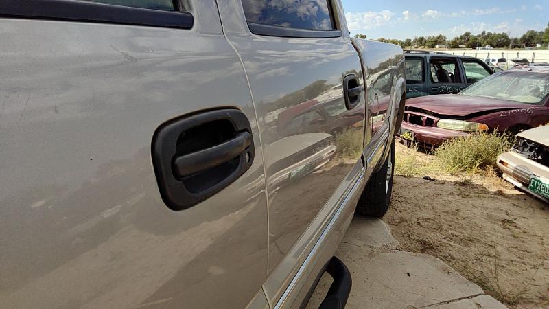 2000-2007 GMC Sierra 2500 Pickup Rear Door LH