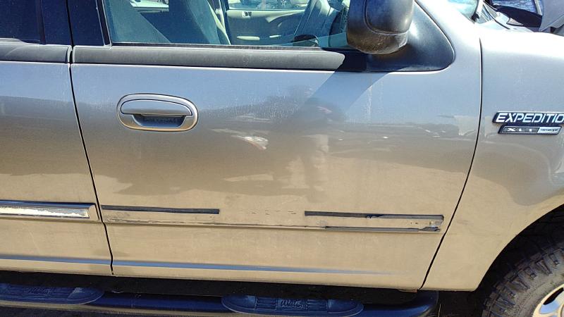 1997-2002 Ford Expedition Front Door RH
