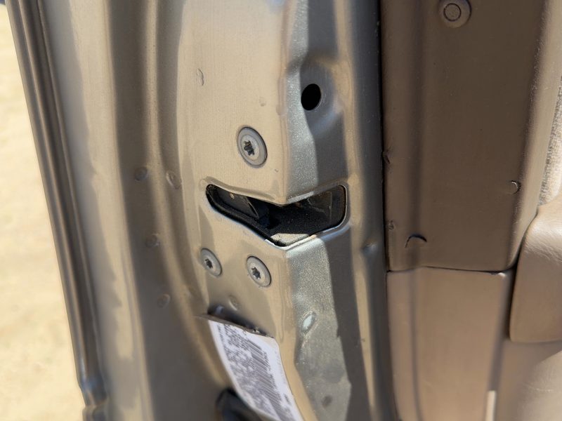 1997-2001 Toyota Camry Front Door Latch LH