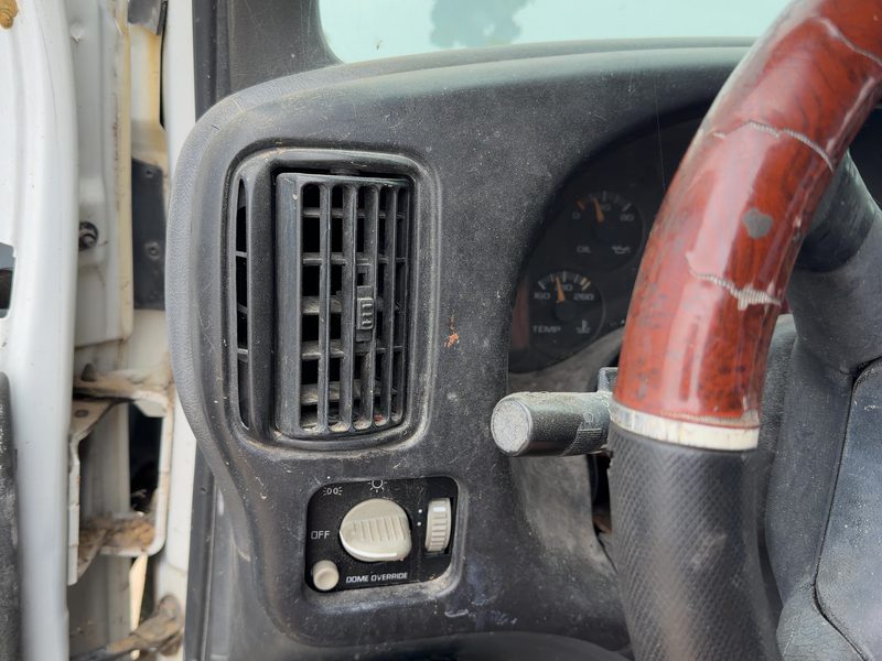 1996-2002 Chevrolet Van Express 2500 Series Dash Panel