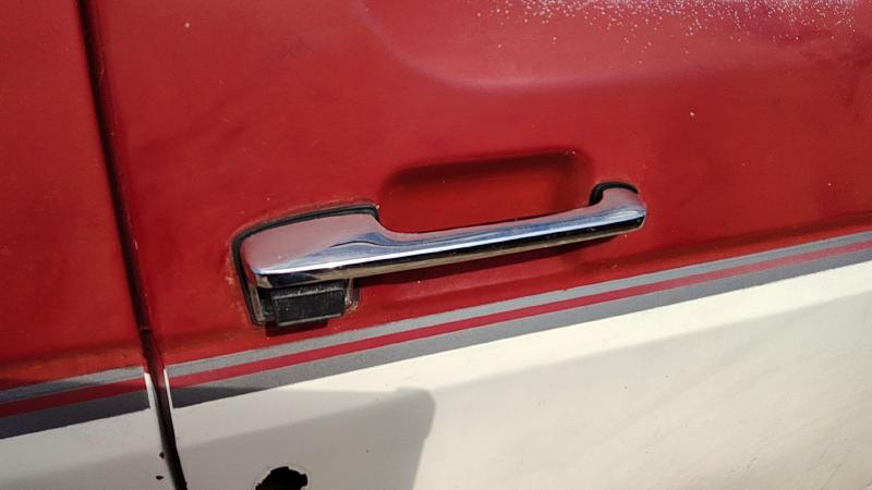 1988 Ford Pickup F150 Series Outside Door Handle RH