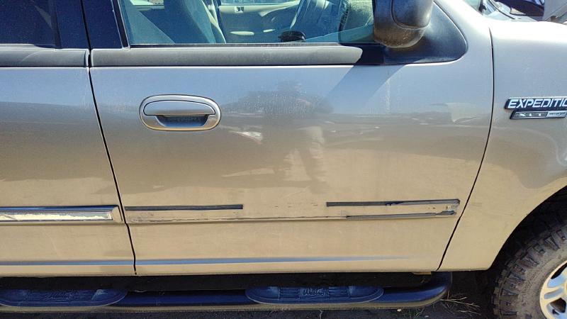 1997-2002 Ford Expedition Front Door RH