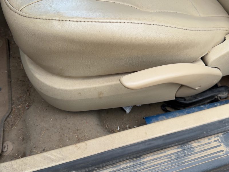 2007 Volkswagen Beetle (type 1) Seat Track LH