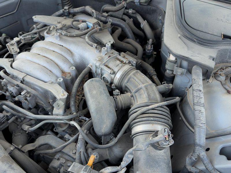 2003-2005 Infiniti FX Series Cylinder Head