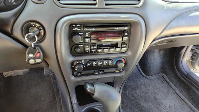 1998-2001 Oldsmobile Intrigue Dash Panel