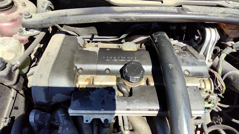 2001-2009 Volvo 70 Series Engine Cover