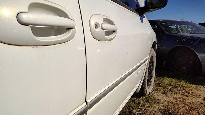 1996-2000 Chrysler Town & Country Front Door RH