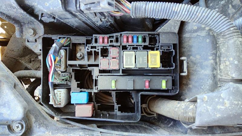 2006-2012 Toyota Rav-4 Engine Fuse Box LH
