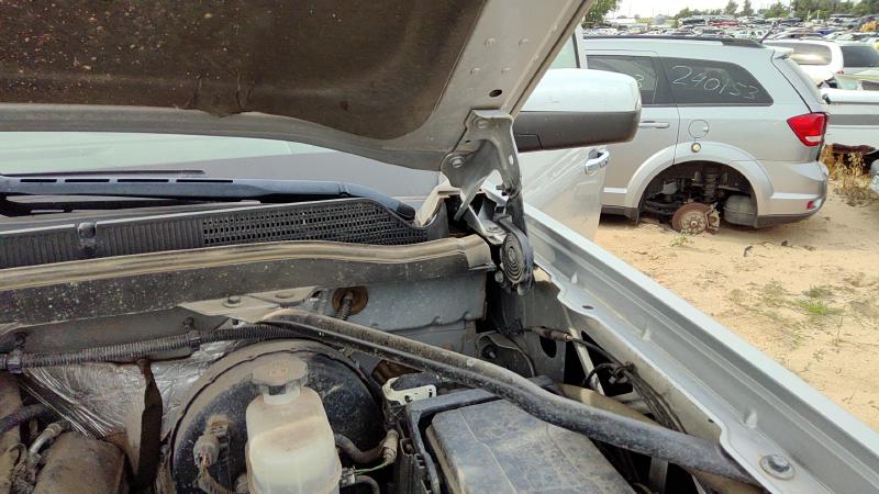 2014-2019 Chevrolet 1500 Silverado Pickup Hood Hinge RH