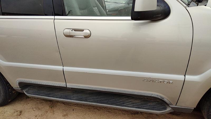 2003-2005 Lincoln Aviator Front Door RH